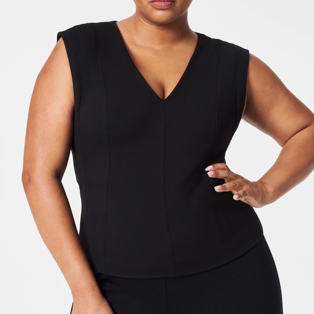 NWT SPANX The Perfect V-Neck Seamed Top